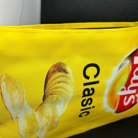Lays potato chip crossover bag - Picture 2 of 5